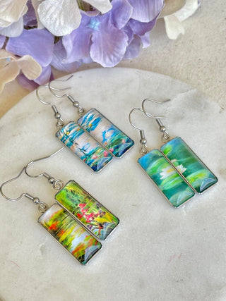 Picture perfect stroll by the water earrings