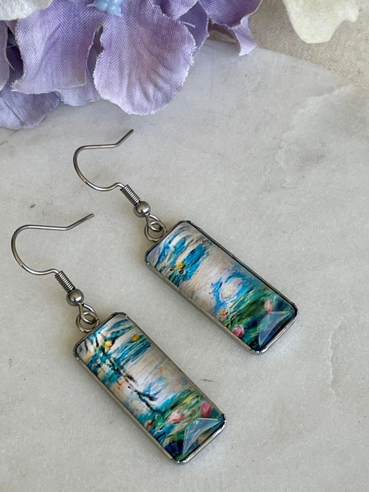 Picture perfect stroll by the water earrings