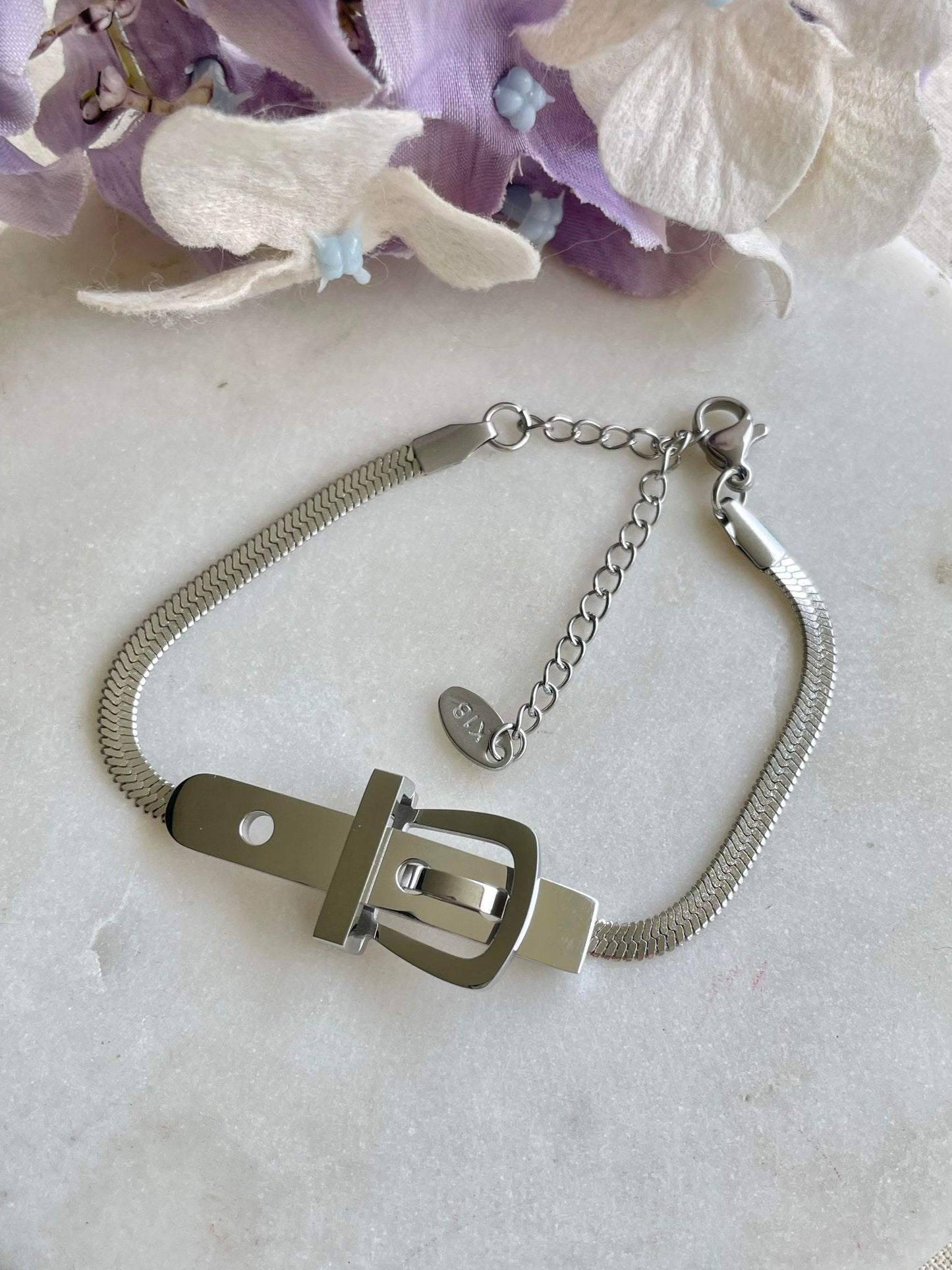 Buckle up silver bracelet