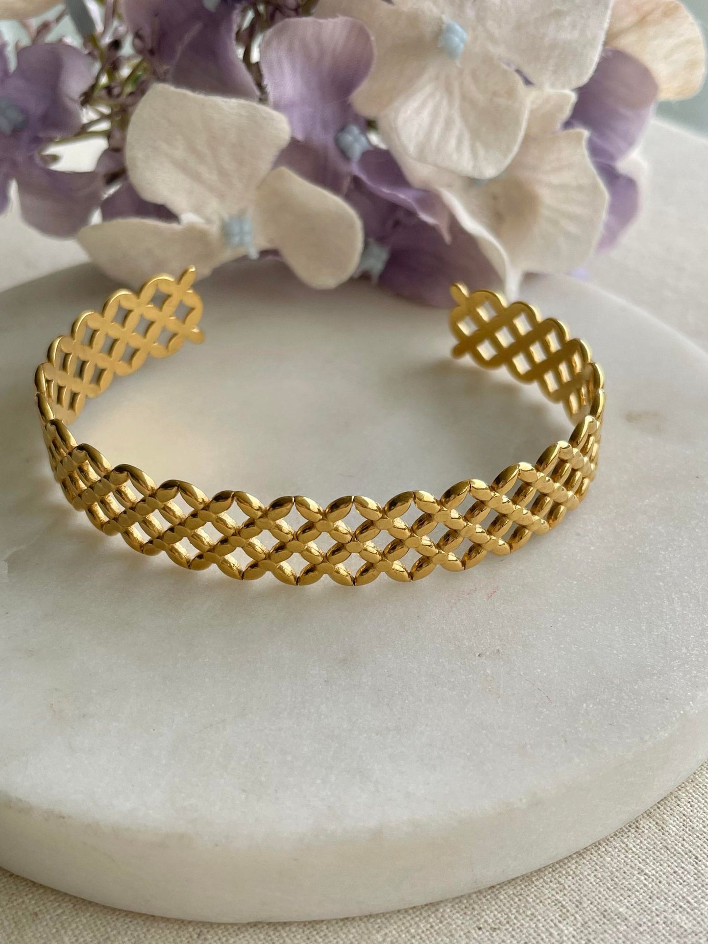 Open lattice gold bangle – Tarnish Proof Jewellery