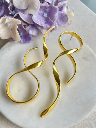 Around the twist earrings