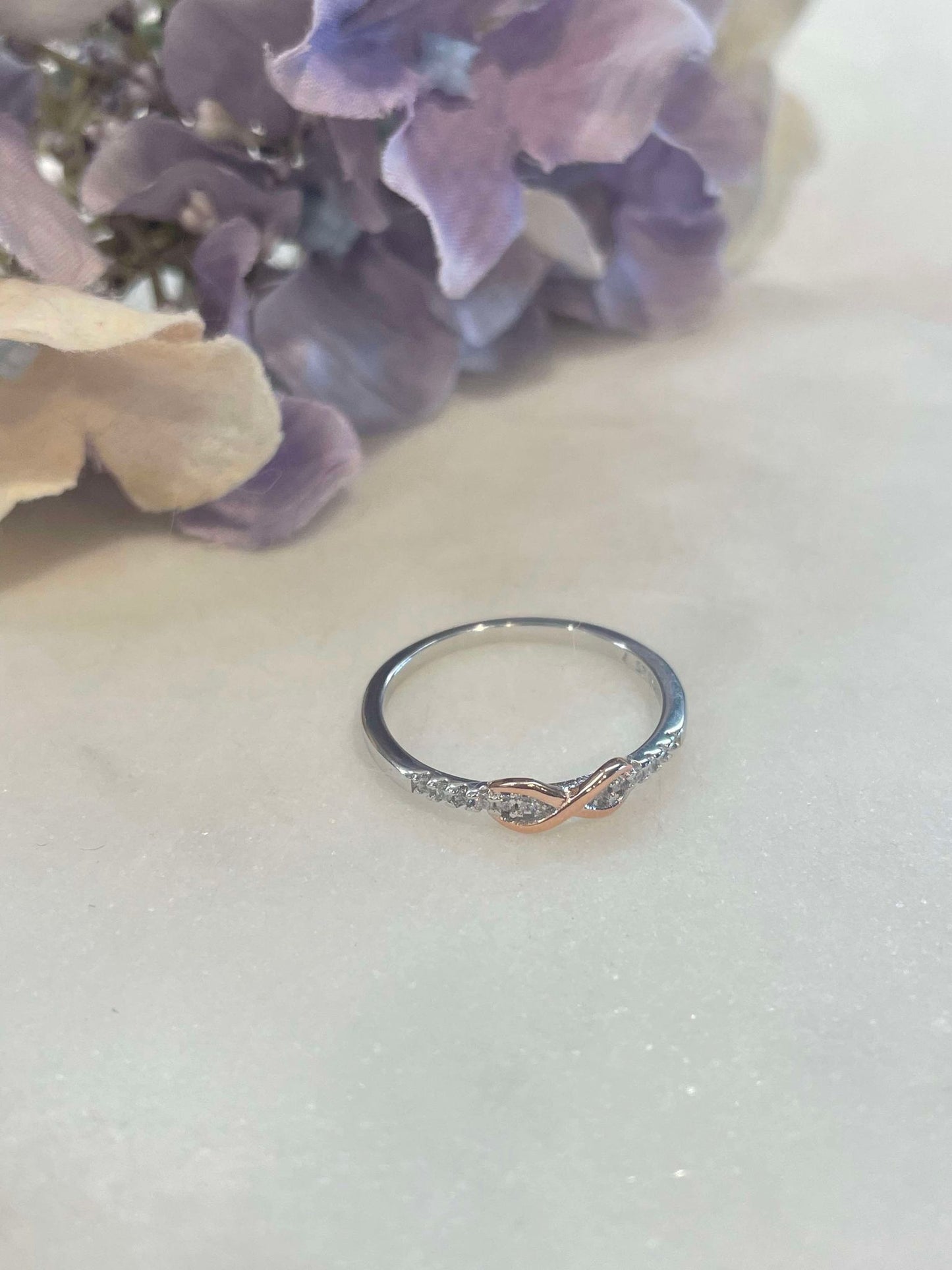 Timeless rose gold set on a silver ring - size 7 & 8