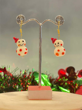 Smiling Snowman hook earring - gold