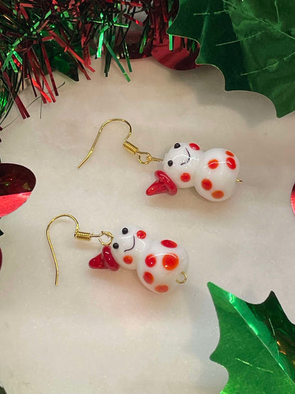 Smiling Snowman hook earring - gold