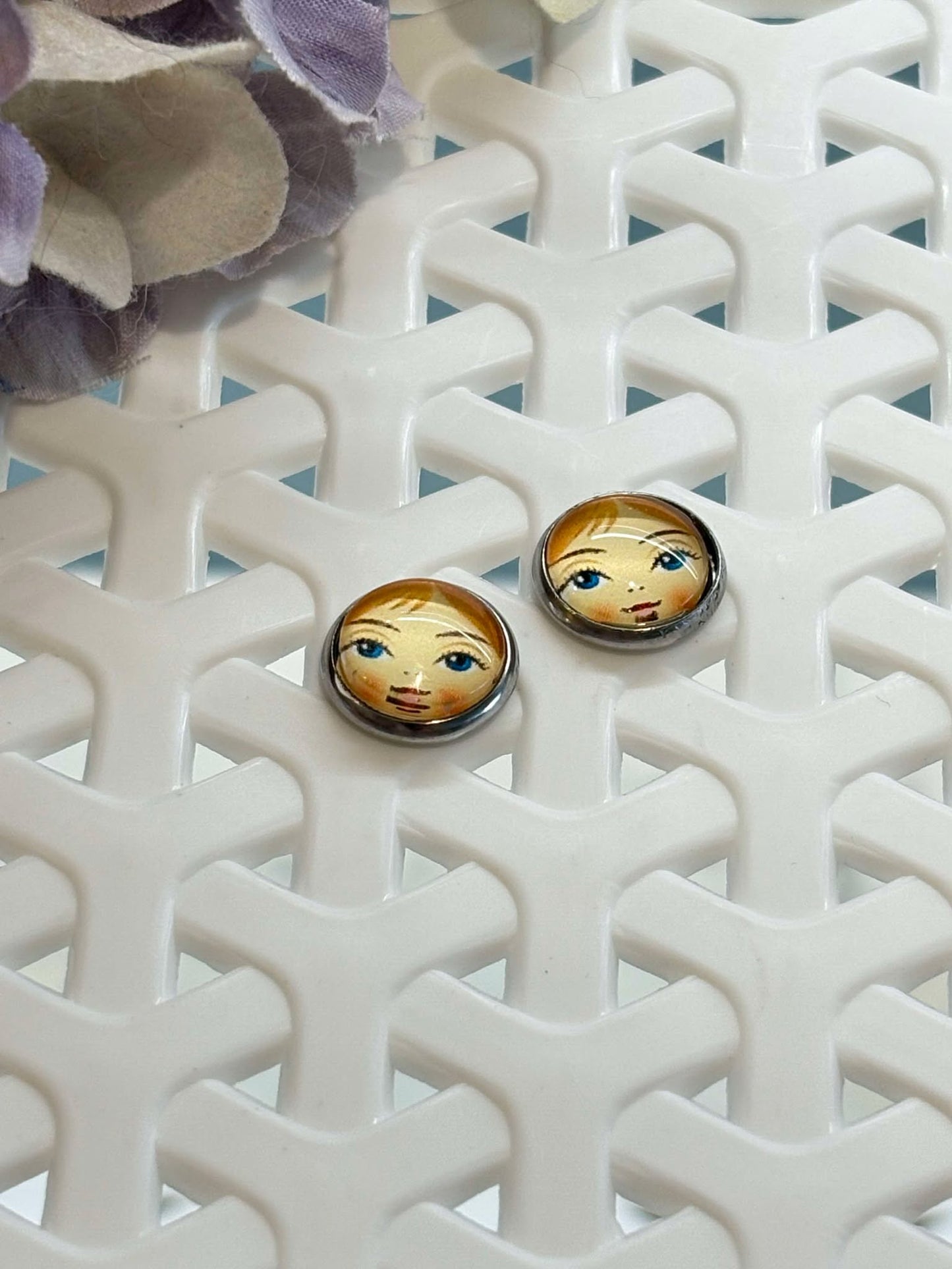 Doll face cabochon stud - various faces available