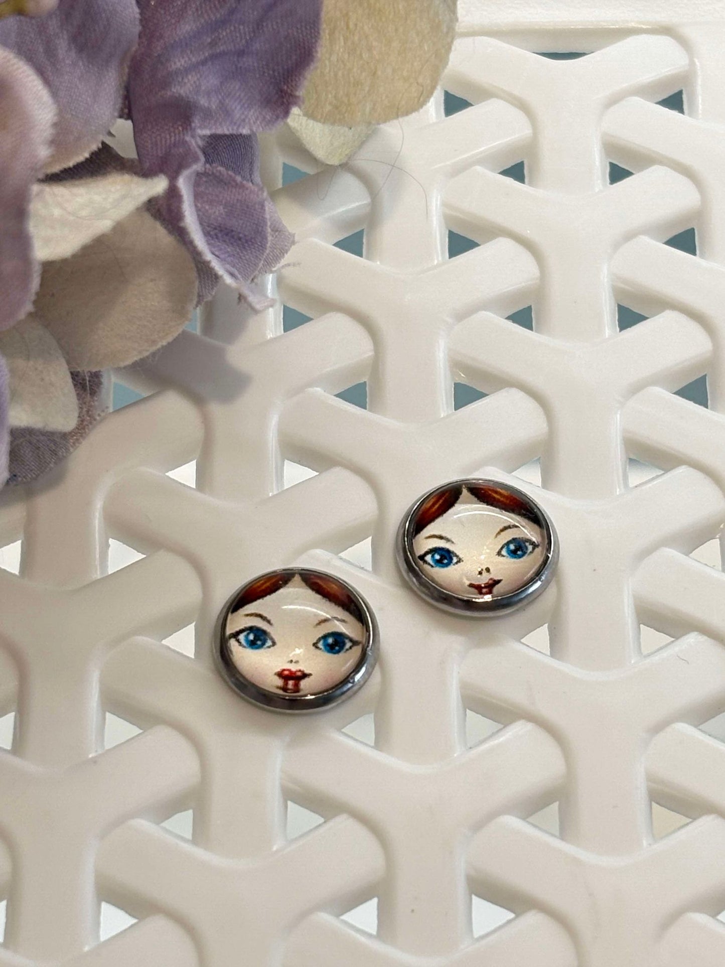 Doll face cabochon stud - various faces available