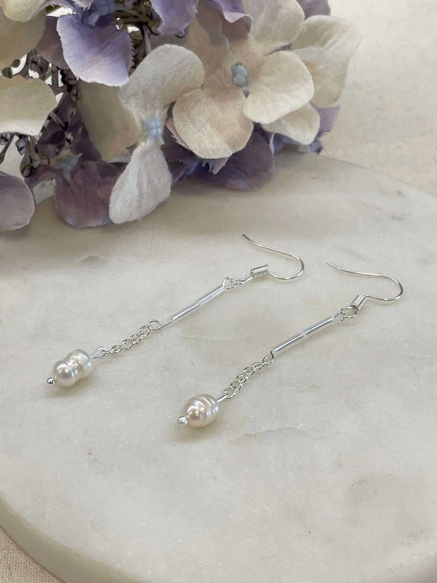 Chained to the pearl earrings - silver