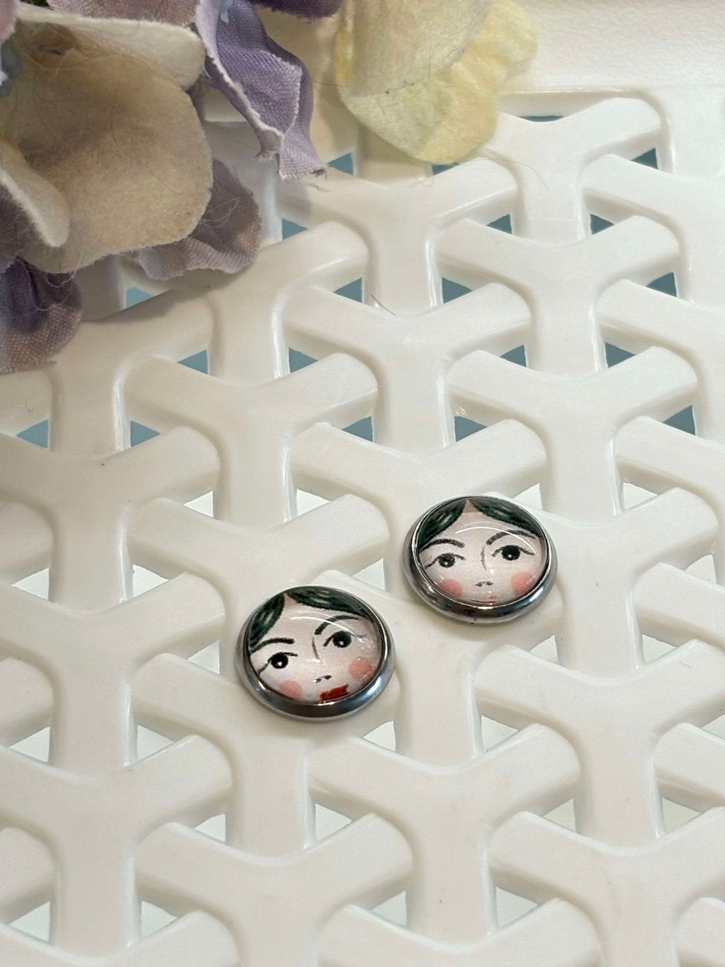 Doll face cabochon stud - various faces available