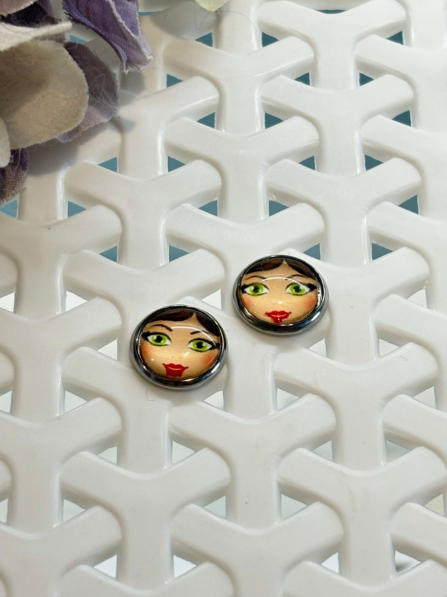 Doll face cabochon stud - various faces available