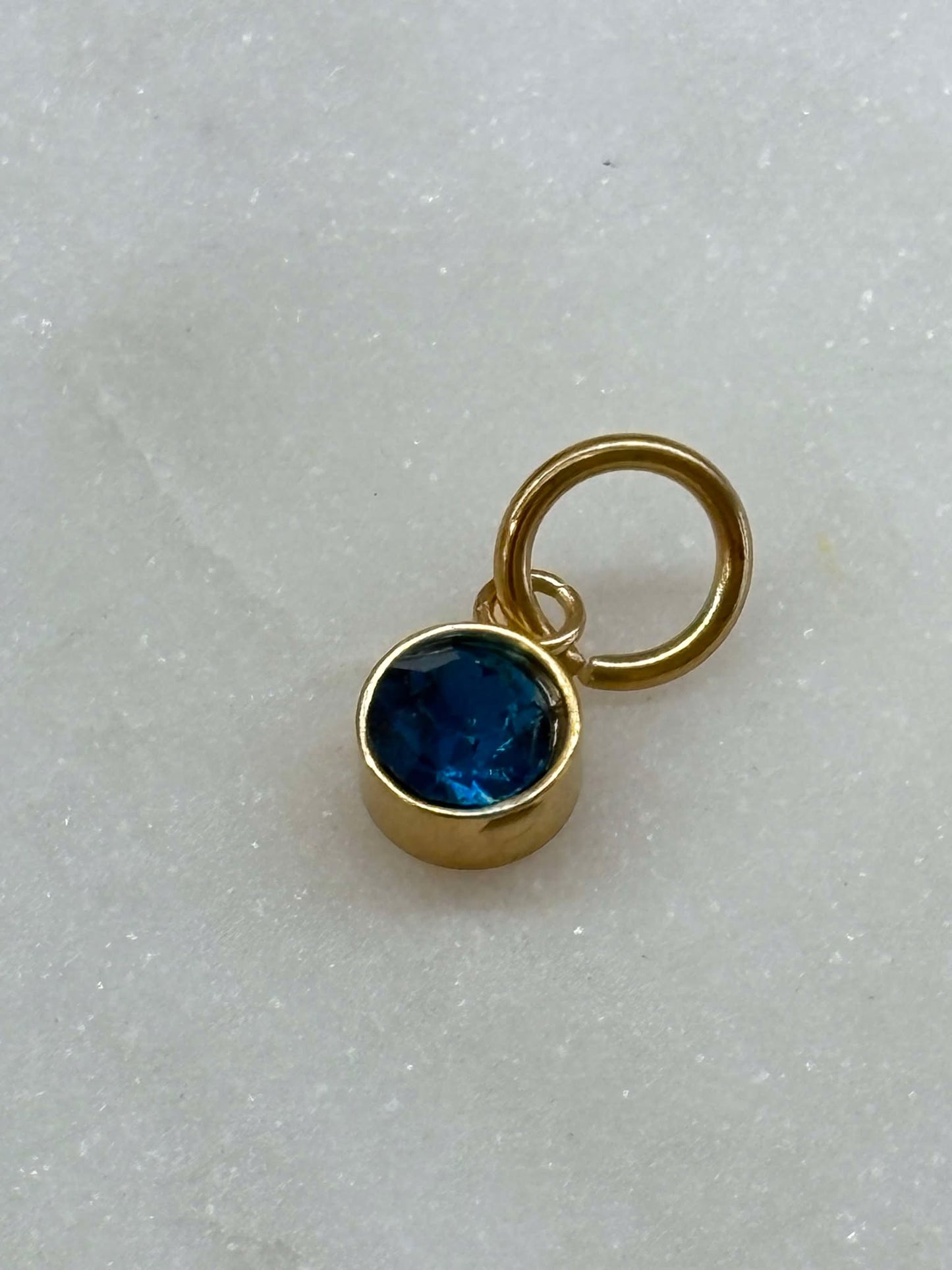 Cubic Zirconia stone in gold