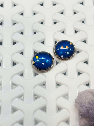Spaced out - stud earrings