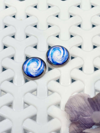 Spaced out - stud earrings