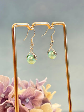 Caught a glass pearl - silver