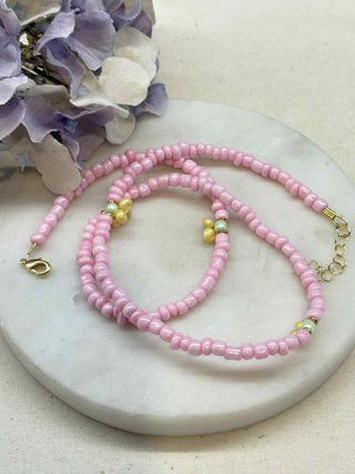 Daisy love necklace