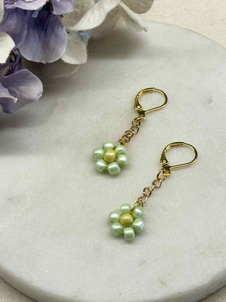 Green daisy chain and lobster earring