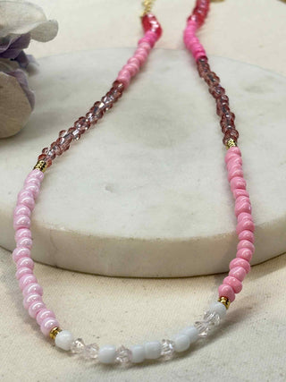 I love pink beaded necklace