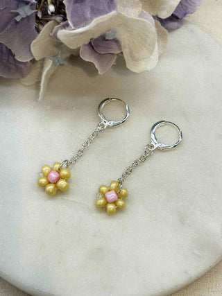 Daisies floating in the breeze earrings