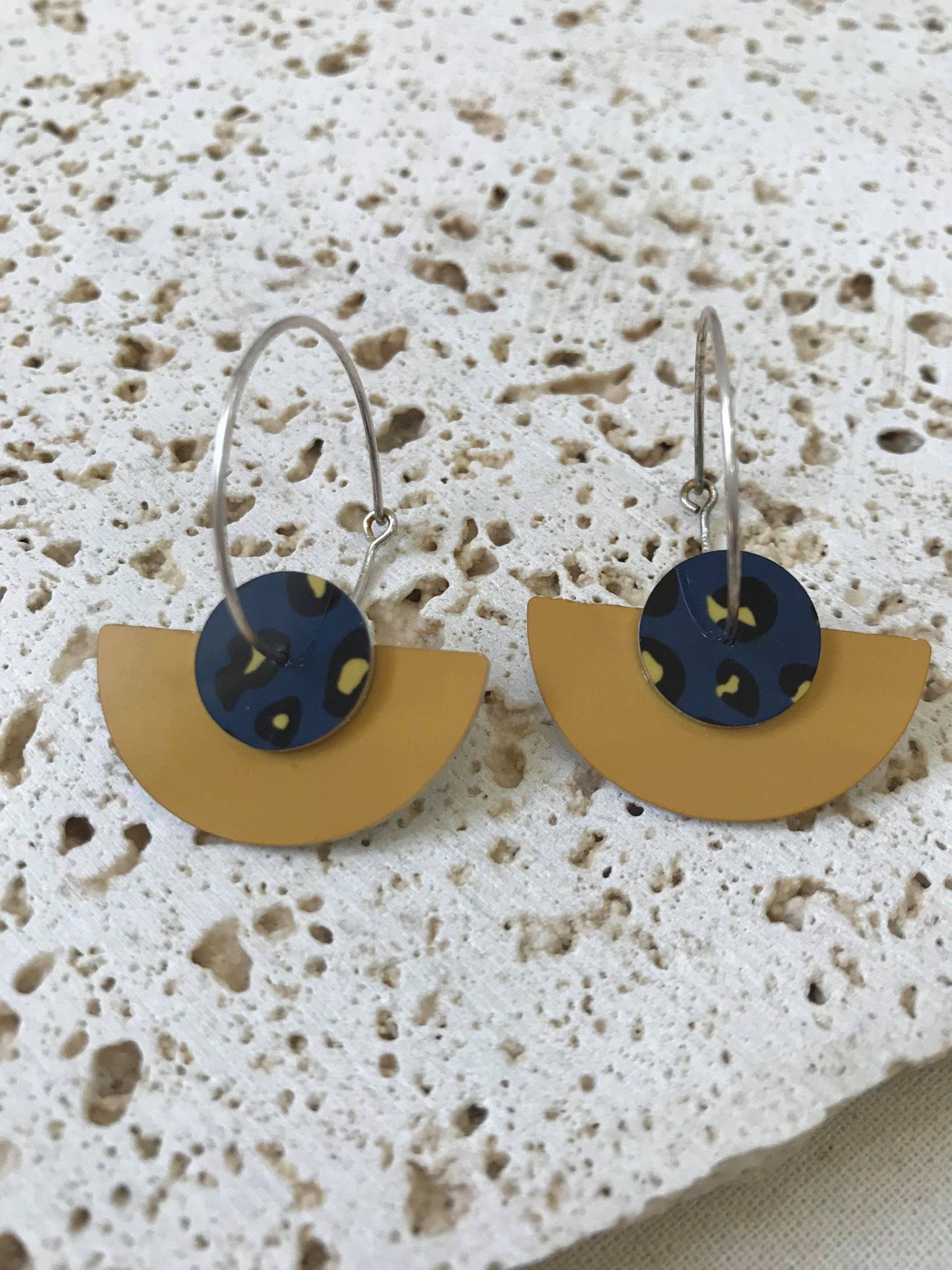 Asymmetrical reversible hoop earrings
