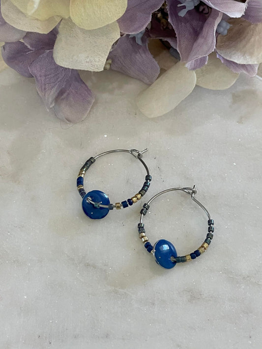 Blue sea beaded hoop earring - silver