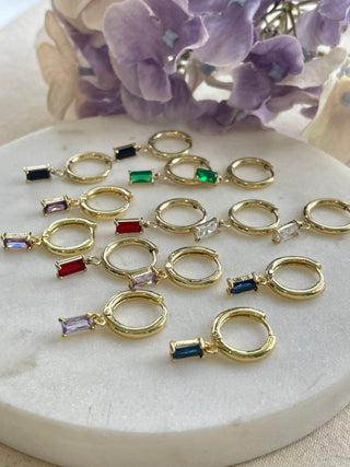 Emerald coloured crystal set on sleeper
