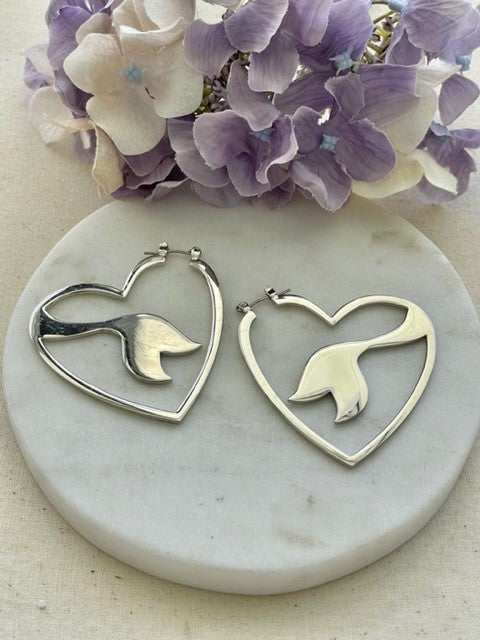 Little mermaid tail outline hoop earrings - silver